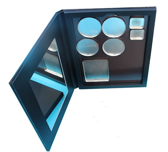 Free style magnetic palette